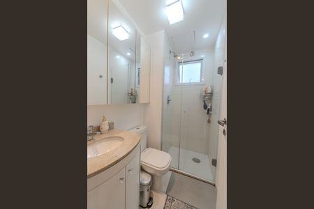 Studio para alugar com 33m², 1 quarto e 1 vaga Studio para alugar com 33m², 1 quarto e 1 vagaBanheiro