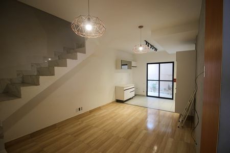 Casa de condomínio para alugar com 70m², 2 quartos e 1 vaga