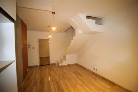 Casa de condomínio para alugar com 70m², 2 quartos e 1 vaga