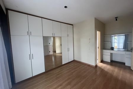 Apartamento à venda com 191m², 3 quartos e 2 vagasQuarto 3