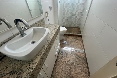 Apartamento à venda com 191m², 3 quartos e 2 vagasBanheiro social