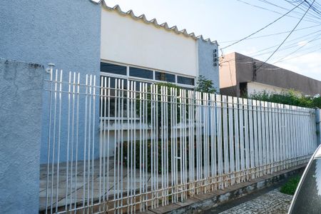 Casa para alugar com 400m², 3 quartos e 2 vagasFachada