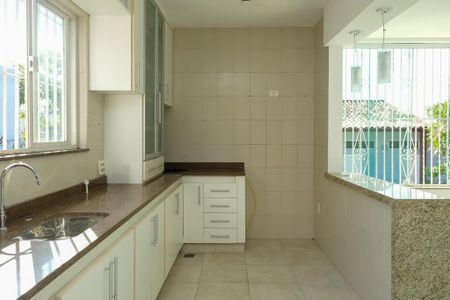 Casa para alugar com 400m², 3 quartos e 2 vagasCozinha