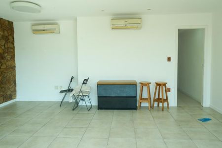 Casa para alugar com 400m², 3 quartos e 2 vagasÁrea