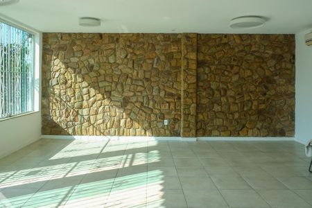 Casa para alugar com 400m², 3 quartos e 2 vagasÁrea
