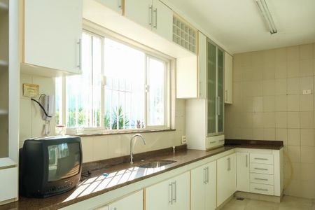 Casa para alugar com 400m², 3 quartos e 2 vagasCozinha