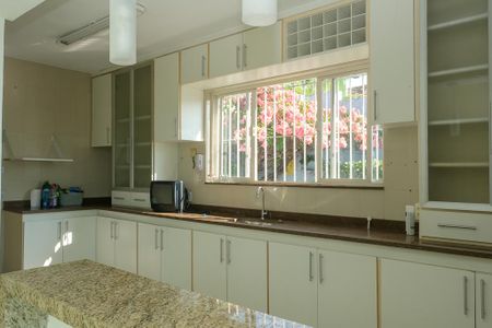 Casa para alugar com 400m², 3 quartos e 2 vagasCozinha