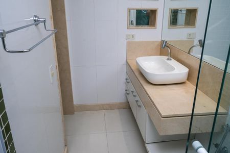 Casa para alugar com 400m², 3 quartos e 2 vagasBanheiro da Suíte