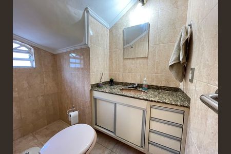 Banheiro 3 de casa à venda com 5 quartos, 181m² em Jardim Ester, São Paulo
