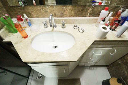 Apartamento para alugar com 72m², 2 quartos e 2 vagasBanheiro da Suíte