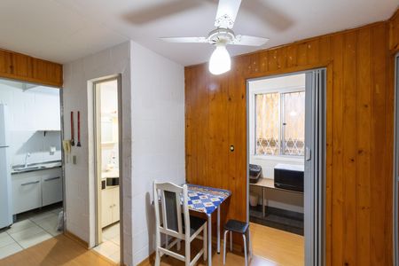 Sala de apartamento à venda com 2 quartos, 36m² em Vila Nova, Porto Alegre