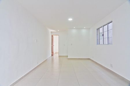 Sala e cozinha de casa para alugar com 1 quarto, 40m² em Vila Bonilha, São Paulo