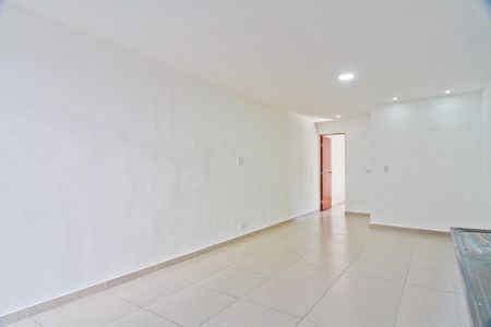 Sala e cozinha de casa para alugar com 1 quarto, 40m² em Vila Bonilha, São Paulo