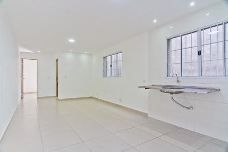 Sala e cozinha de casa para alugar com 1 quarto, 40m² em Vila Bonilha, São Paulo