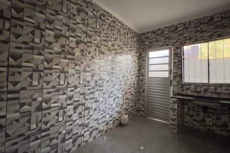 Cozinha de casa para alugar com 1 quarto, 25m² em Jardim Tranquilidade, Guarulhos
