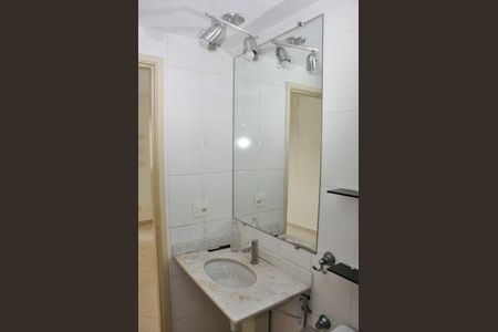 Apartamento à venda com 73m², 2 quartos e 1 vagaDetalhe - Banheiro Social