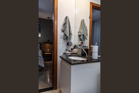 Apartamento à venda com 85m², 3 quartos e 2 vagas Apartamento à venda com 85m², 3 quartos e 2 vagasBanheiro da Suíte