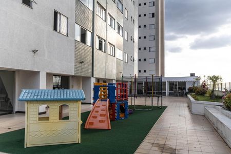 Apartamento à venda com 85m², 3 quartos e 2 vagas Apartamento à venda com 85m², 3 quartos e 2 vagasÁrea comum - Playground