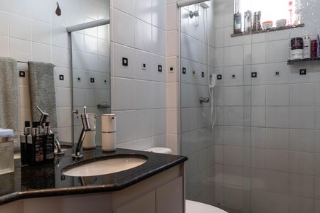Apartamento à venda com 85m², 3 quartos e 2 vagas Apartamento à venda com 85m², 3 quartos e 2 vagasBanheiro da Suíte
