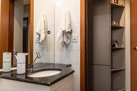Apartamento à venda com 85m², 3 quartos e 2 vagas Apartamento à venda com 85m², 3 quartos e 2 vagasBanheiro Social