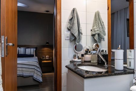 Apartamento à venda com 85m², 3 quartos e 2 vagas Apartamento à venda com 85m², 3 quartos e 2 vagasBanheiro da Suíte