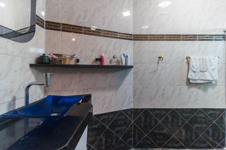Casa para alugar com 380m², 5 quartos e 6 vagas Casa para alugar com 380m², 5 quartos e 6 vagasBanheiro da Suíte 1