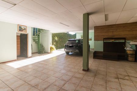 Casa para alugar com 380m², 5 quartos e 6 vagas Casa para alugar com 380m², 5 quartos e 6 vagasEspaço Gourmet