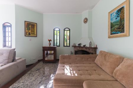 Casa para alugar com 380m², 5 quartos e 6 vagas Casa para alugar com 380m², 5 quartos e 6 vagasSala