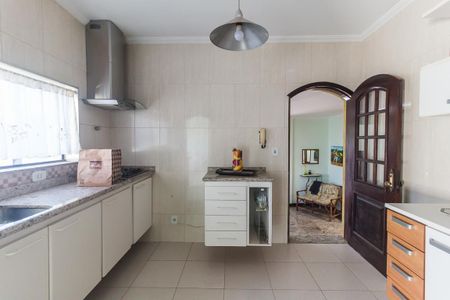 Casa para alugar com 380m², 5 quartos e 6 vagas Casa para alugar com 380m², 5 quartos e 6 vagasCozinha