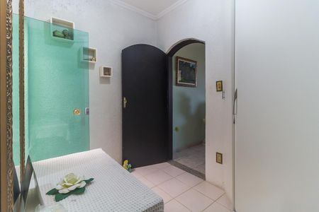 Casa para alugar com 380m², 5 quartos e 6 vagas Casa para alugar com 380m², 5 quartos e 6 vagasCloset
