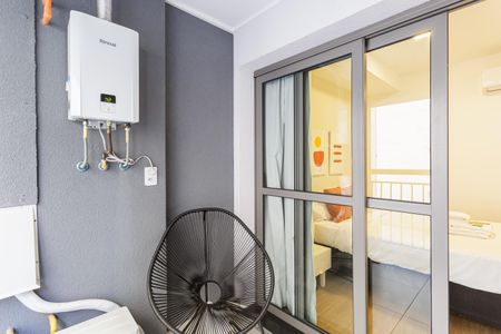 Varanda de kitnet/studio para alugar com 1 quarto, 38m² em Indianópolis, São Paulo