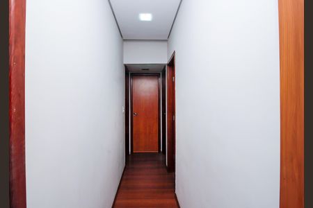 Apartamento à venda com 105m², 4 quartos e 2 vagas Apartamento à venda com 105m², 4 quartos e 2 vagasCorredor