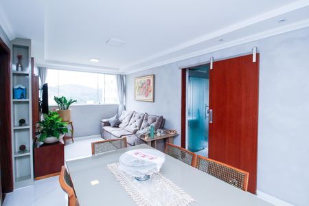 Sala de apartamento à venda com 4 quartos, 105m² em Buritis, Belo Horizonte
