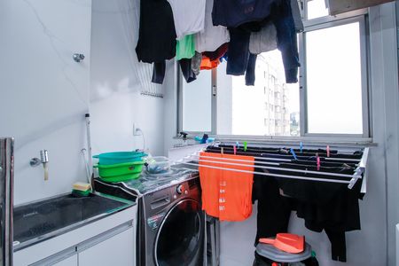 Apartamento à venda com 105m², 4 quartos e 2 vagas Apartamento à venda com 105m², 4 quartos e 2 vagasÁrea de Serviço