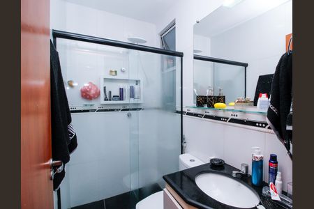 Banheiro da Suíte 1 de apartamento à venda com 4 quartos, 105m² em Buritis, Belo Horizonte