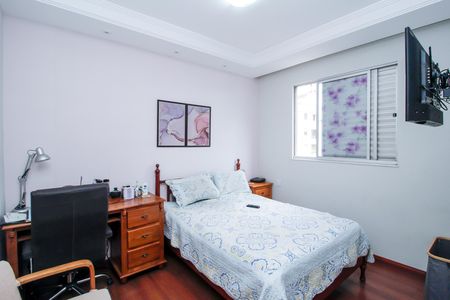 Apartamento à venda com 105m², 4 quartos e 2 vagas Apartamento à venda com 105m², 4 quartos e 2 vagasSuite