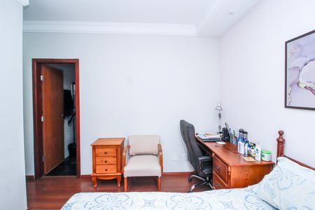 Apartamento à venda com 105m², 4 quartos e 2 vagas Apartamento à venda com 105m², 4 quartos e 2 vagasSuite