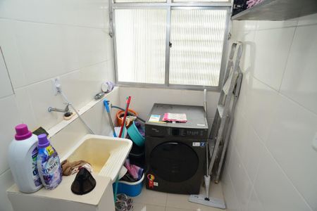 Apartamento à venda com 60m², 2 quartos e 1 vaga Apartamento à venda com 60m², 2 quartos e 1 vagaÁrea de Serviço