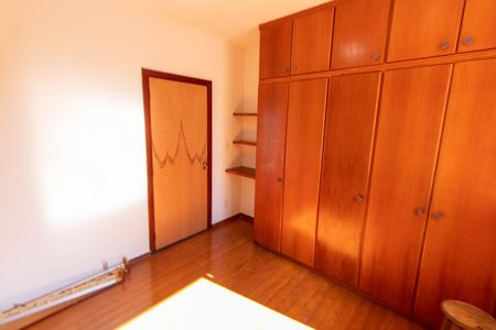 Casa para alugar com 279m², 5 quartos e 2 vagas Casa para alugar com 279m², 5 quartos e 2 vagasQUARTO 4
