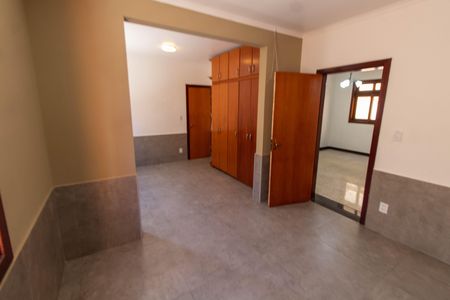 QUARTO 1 TÉRREO de casa para alugar com 5 quartos, 279m² em Botafogo, Campinas