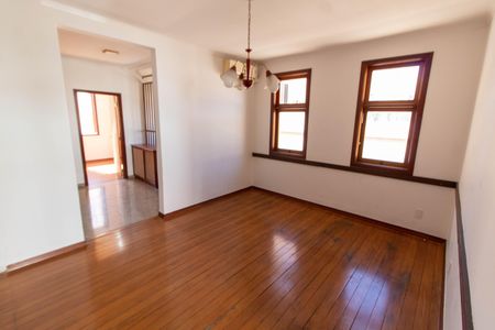 Casa para alugar com 279m², 5 quartos e 2 vagas Casa para alugar com 279m², 5 quartos e 2 vagasHALL PISO SUPERIOR