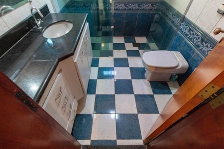 Casa para alugar com 279m², 5 quartos e 2 vagas Casa para alugar com 279m², 5 quartos e 2 vagasBANHEIRO SOCIAL TÉRREO