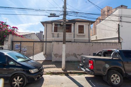 Casa para alugar com 279m², 5 quartos e 2 vagas Casa para alugar com 279m², 5 quartos e 2 vagasFACHADA