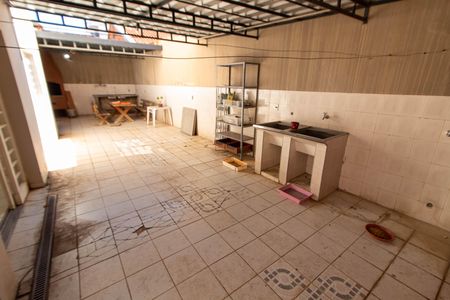Casa para alugar com 279m², 5 quartos e 2 vagas Casa para alugar com 279m², 5 quartos e 2 vagasÁREA DE SERVIÇO