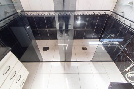 Casa para alugar com 279m², 5 quartos e 2 vagas Casa para alugar com 279m², 5 quartos e 2 vagasBANHEIRO SOCIAL PISO SUPERIOR