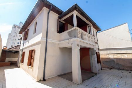 Casa para alugar com 279m², 5 quartos e 2 vagas Casa para alugar com 279m², 5 quartos e 2 vagasÁREA EXTERNA FACHADA