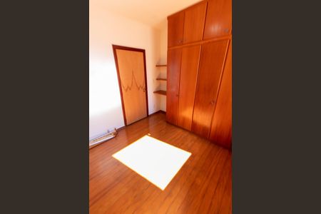 Casa para alugar com 279m², 5 quartos e 2 vagas Casa para alugar com 279m², 5 quartos e 2 vagasQUARTO 4