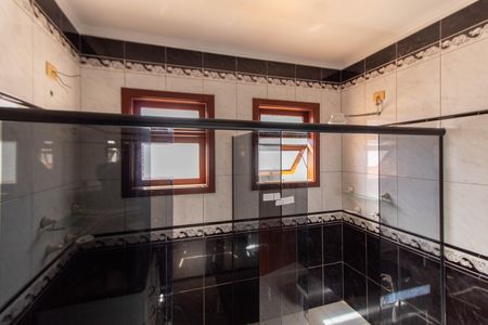Casa para alugar com 279m², 5 quartos e 2 vagas Casa para alugar com 279m², 5 quartos e 2 vagasBANHEIRO SOCIAL PISO SUPERIOR