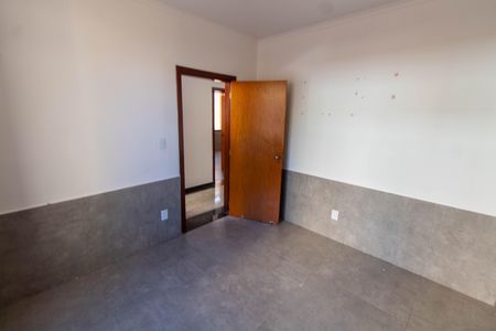 Casa para alugar com 279m², 5 quartos e 2 vagas Casa para alugar com 279m², 5 quartos e 2 vagasQUARTO 2 TÉRREO