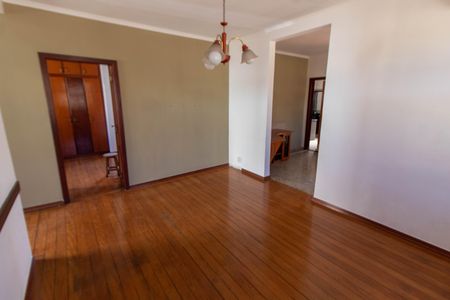 Casa para alugar com 279m², 5 quartos e 2 vagas Casa para alugar com 279m², 5 quartos e 2 vagasHALL PISO SUPERIOR
